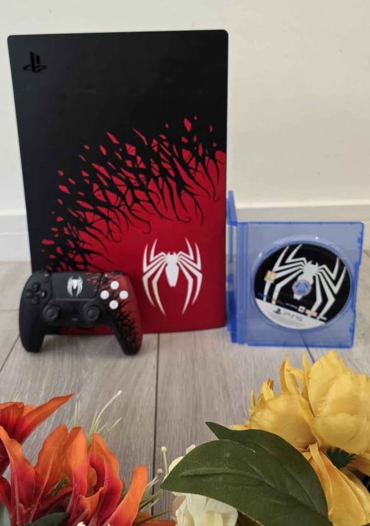 Ps5 disc spiderman with controller 