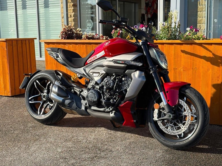 DUCATI XDIAVEL V4