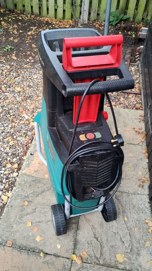 Bosch AXT 25 TC  Timber Chipper