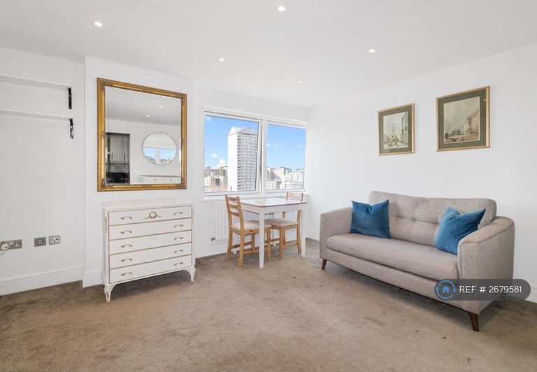 1 bedroom flat in Gainsborough House, London, E14 (1 bed) (#2679581)