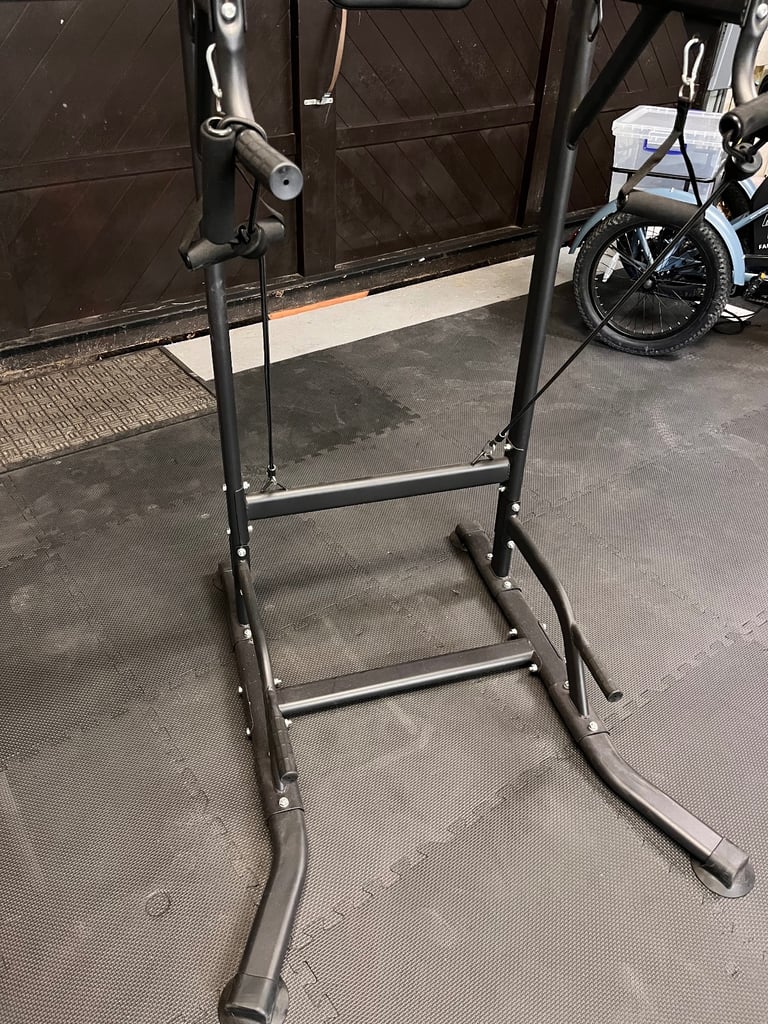 Pull up/dip tower
