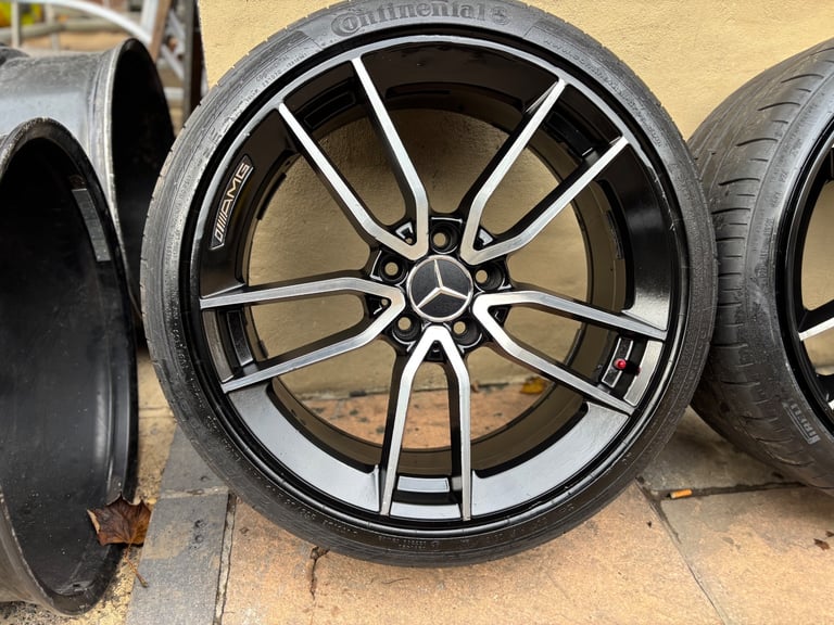 Mercedes Staggered 19” Alloy Wheels