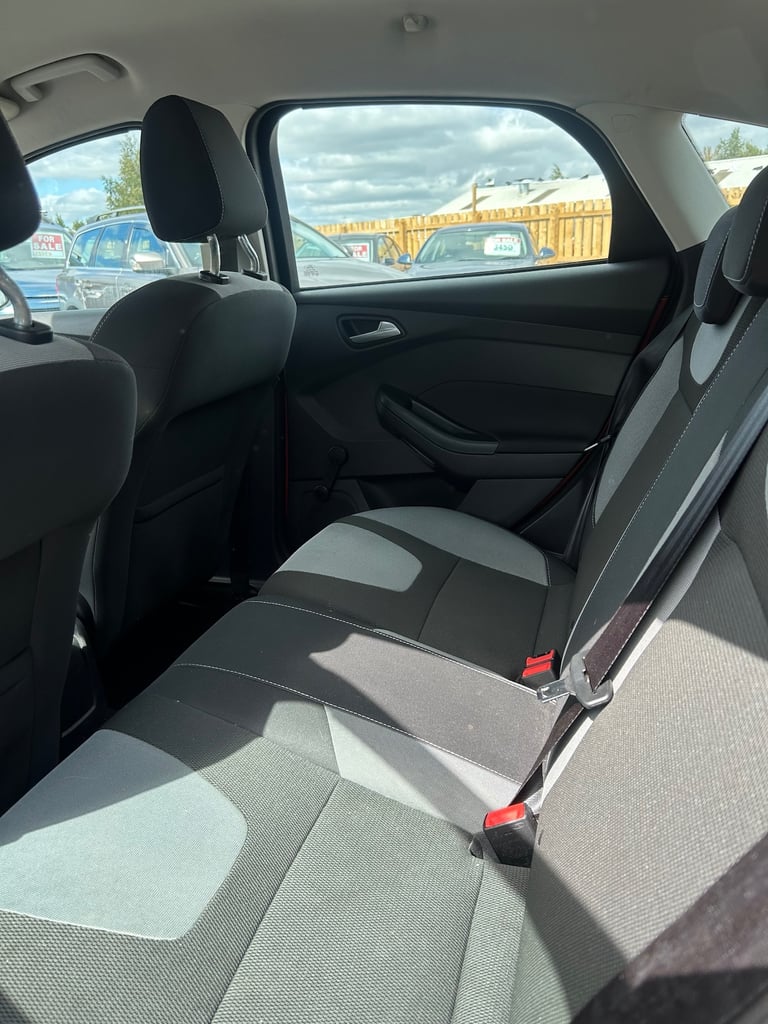 2012 Ford Focus 1.6 Zetec 5dr HATCHBACK Petrol Manual