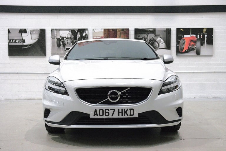 2017 Volvo V40 2.0 T2 R-Design Nav Plus Euro 6 (s/s) 5dr HATCHBACK Petrol Manual