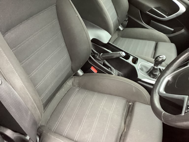 Vauxhall, INSIGNIA, Hatchback, 2009, Manual, 1956 (cc), 5 doors