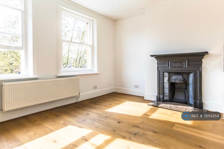 2 bedroom flat in West End Lane, London, NW6 (2 bed) (#2654354)