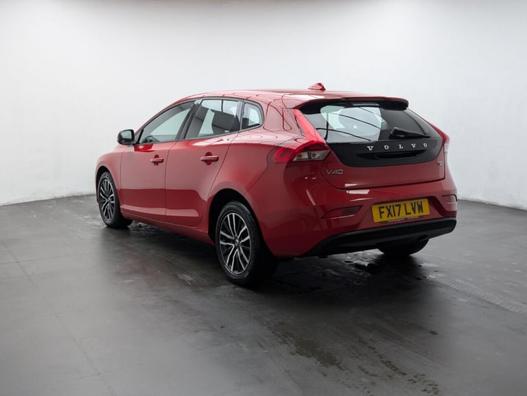 2017 Volvo V40 2.0 T2 Momentum Nav Plus Hatchback 5dr Petrol Manual Euro 6 (s/s) (122 ps)  HATCHB...