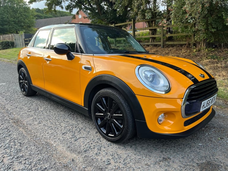 image for MINI COOPER 1.5 PETROL 5 DOOR. STUNNING LOOKING LONG MOT