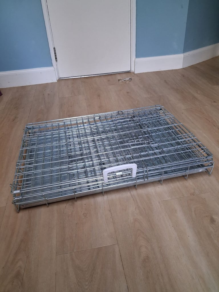 Medium dog crate