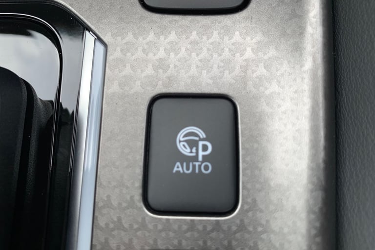2025 Nissan Qashqai 1.5 E-Power N-Connecta [Glass Roof] 5dr Auto Hatchback Hybrid Automatic
