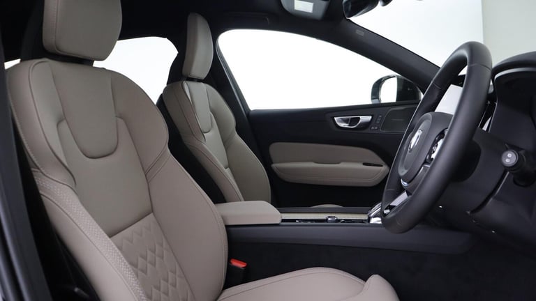  Volvo XC60 T6 AWD PHEV Plus Dark (360 Camera, Harman/Kardon, Adaptive Cruise) Petrol/Electric Hy...