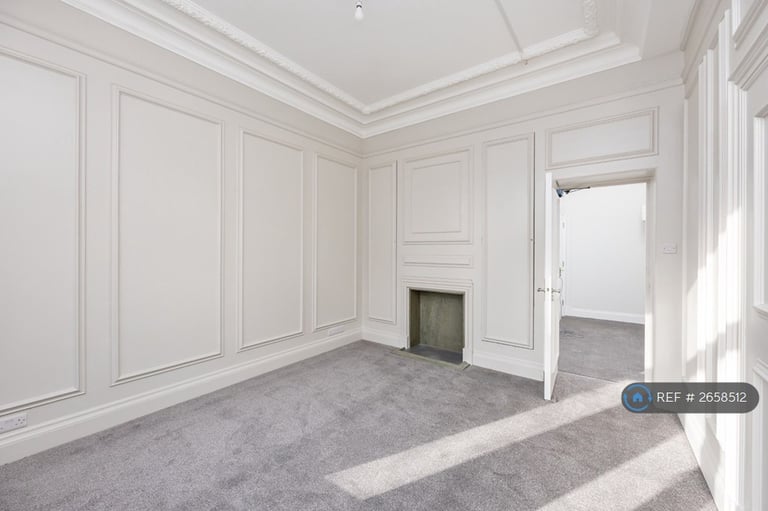 2 bedroom flat in West Street, Brighton, BN1 (2 bed) (#2658512)