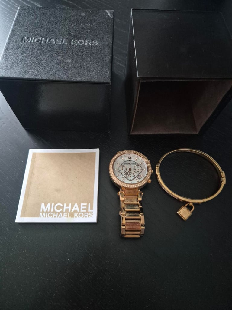  Woman Michael Kors watch & matching bracelet c/w box & papers
