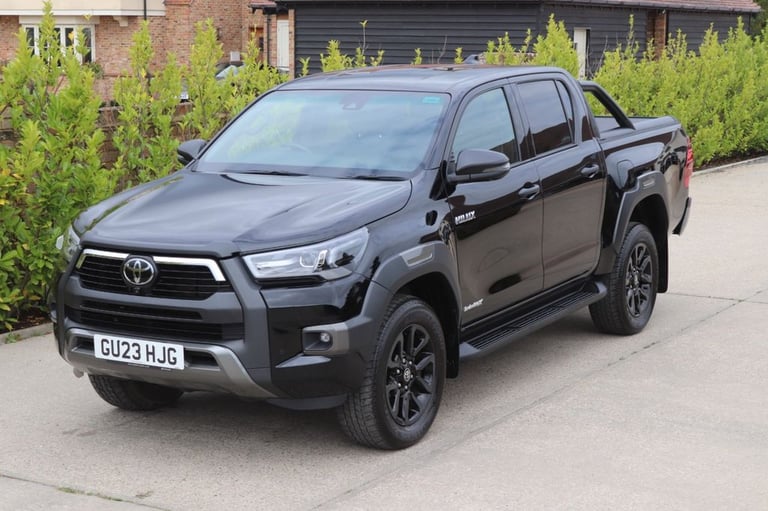 2023 Toyota Hilux 2.8 D-4D Invincible X Pickup Double Cab 4dr Diesel Auto 4WD Euro 6 (s/s) (2 PIC...