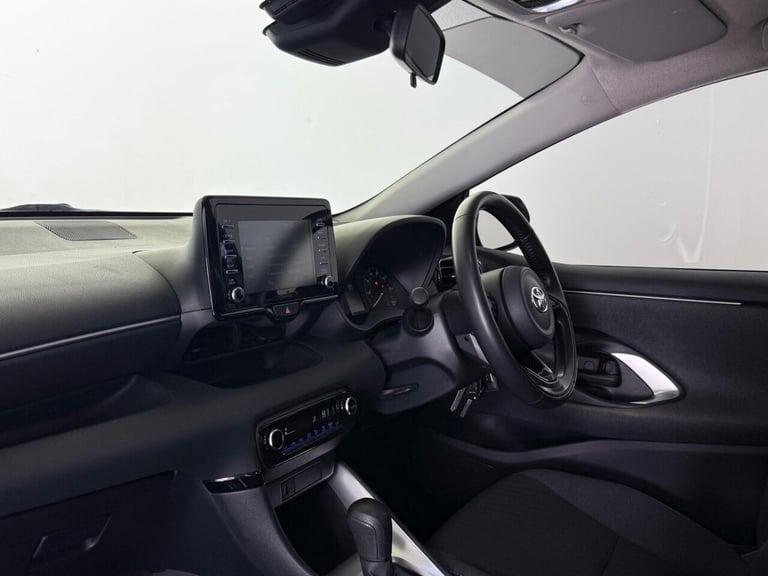 2020 Toyota Yaris 1.5 VVT-h Icon E-CVT Euro 6 (s/s) 5dr Hatchback PETROL/ELECTRIC Automatic