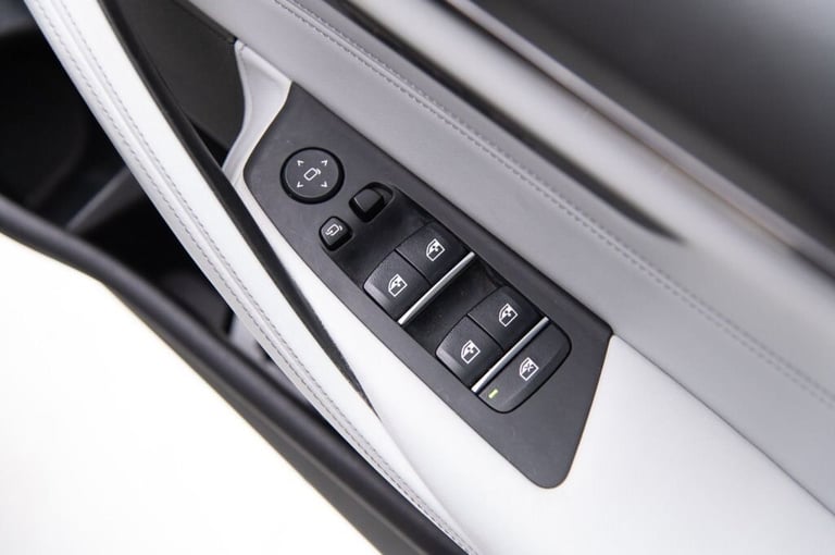 2018 BMW M5 4.4 V8 Saloon 4dr Petrol Steptronic xDrive Euro 6 (s/s) (600 ps) Saloon Petrol Automatic