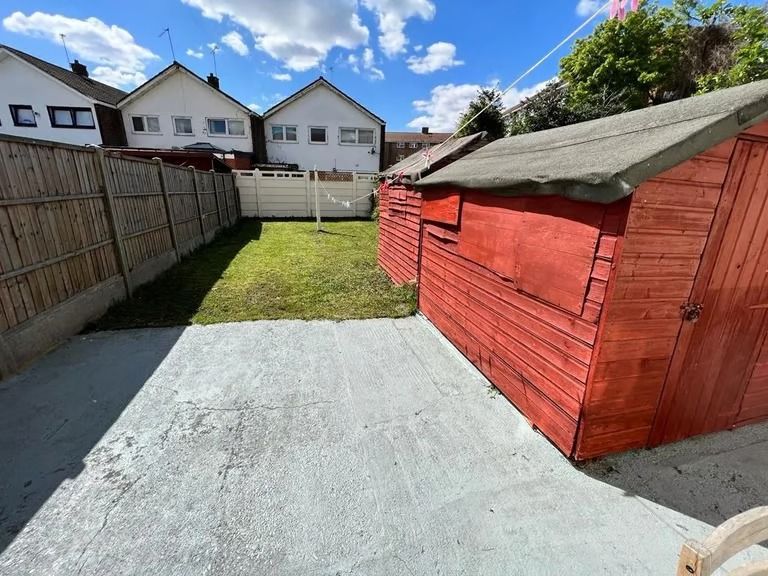 Spacious 3 Bedroom With One Receptions Terraced House Availabele to let at Folkston Rd Eastham, E6,