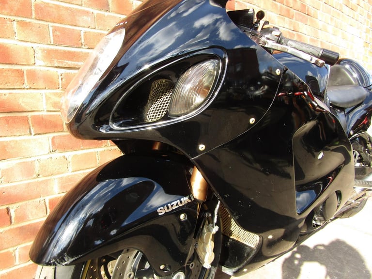 SUZUKI GSX1300 HAYABUSA * VERY LOW MILES 11000 *2 FORMER KEEPERS* WOW *
