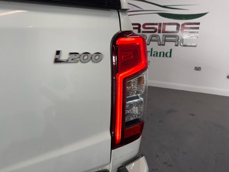 2021 Mitsubishi L200 2.2 DI-D DC Barbarian Pickup Double Cab 4dr Diesel Manual 4WD Euro 6 (s/s)  ...