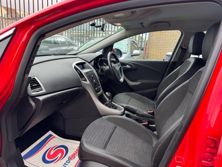 2014 Vauxhall Astra 1.6 16v Excite Euro 5 5dr HATCHBACK Petrol Manual