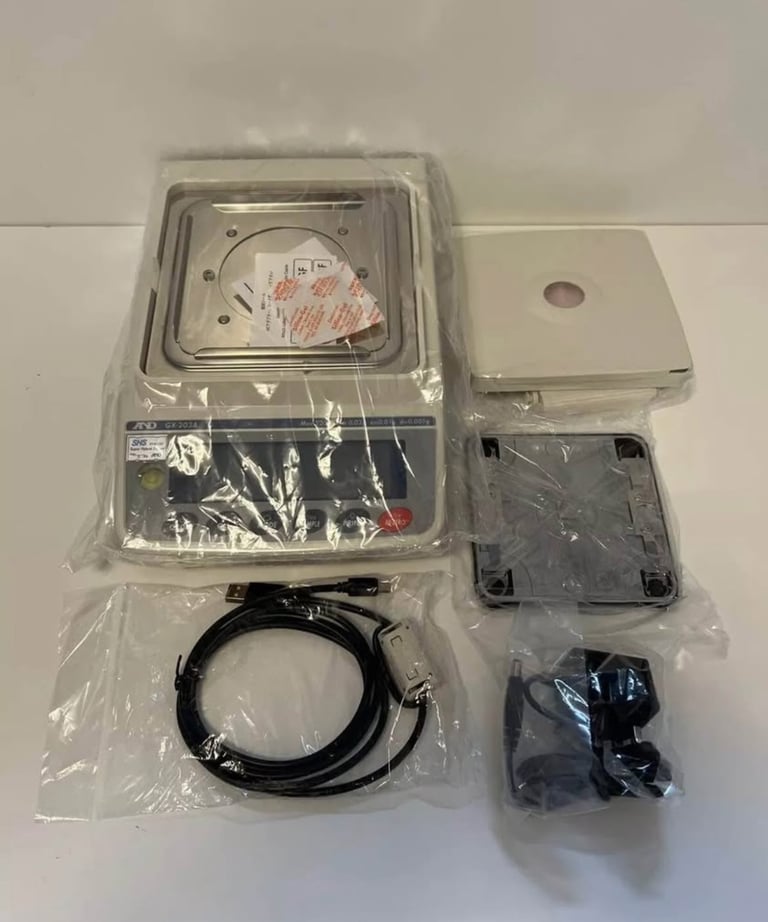 A&D Apollo GX-203A Precision Balance, 220g x 0.001g  Internal Calibration Scale