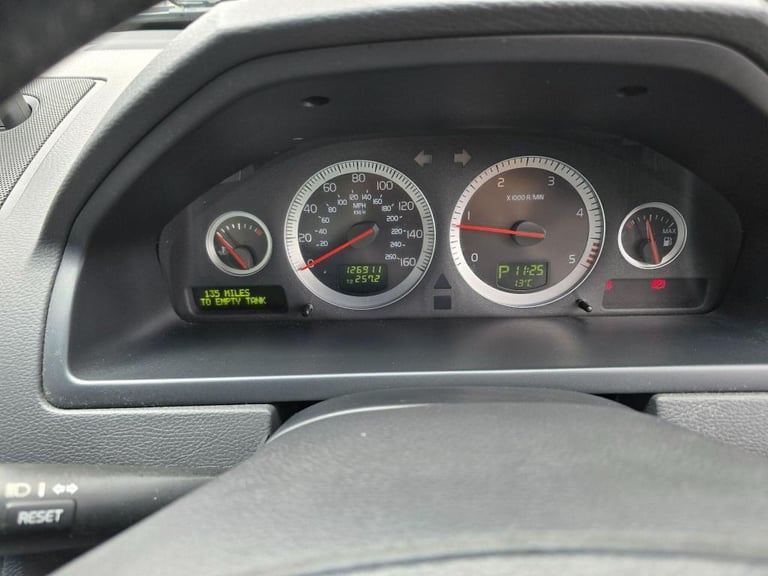 Volvo XC90 2.4 D5 SE Lux Geartronic 4WD Euro 5 5dr Diesel