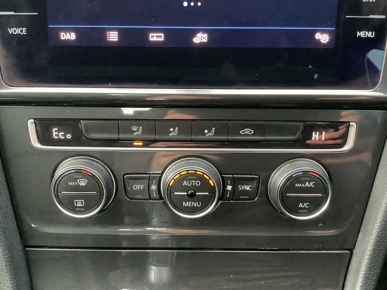 2019 Volkswagen Golf 35.8kWh e-Golf Hatchback 5dr Electric Auto (136 ps) Hatchback ELECTRIC Autom...