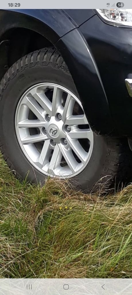 Toyota Hilux Invincible alloy wheesl & tyres.