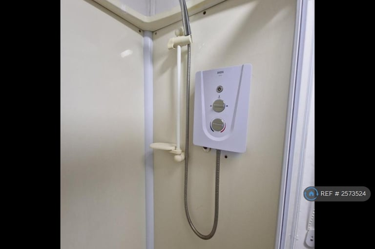 1 bedroom flat in Alfreton Road, Nottingham, NG7 (1 bed) (#2573524)