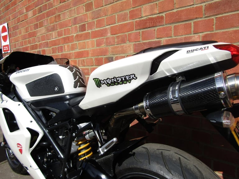 DUCATI 1198 S * PEARL WHITE * REDUCED * LOVELY BIKE * PLATE**EXTRAS**CARBON**