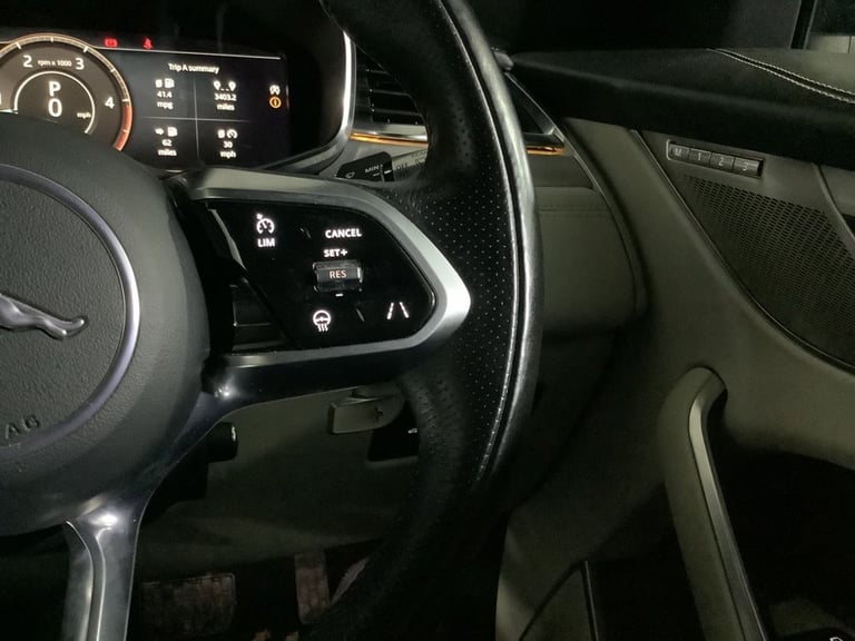 2021 Jaguar F-Pace 2.0 D200 R-Dynamic SE 5dr Auto AWD ESTATE DIESEL Automatic