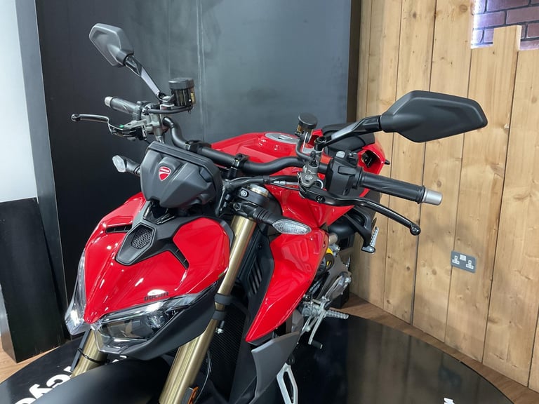 Ducati Streetfighter V2 2025 LOW RATE FINANCE 4.9%APR HP & PCP ORDER NOW!