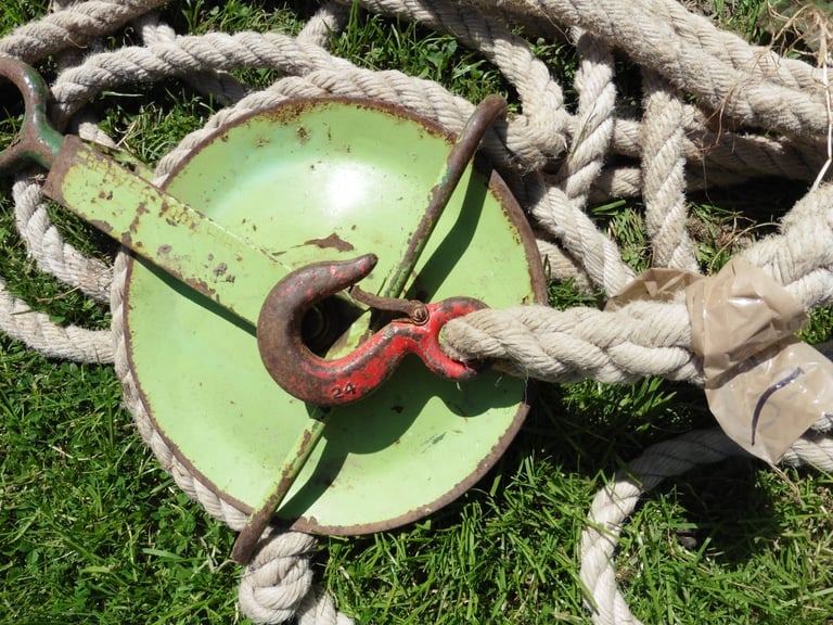 Jenny-jinny-Scafold wheel with 23 metre rope & hook