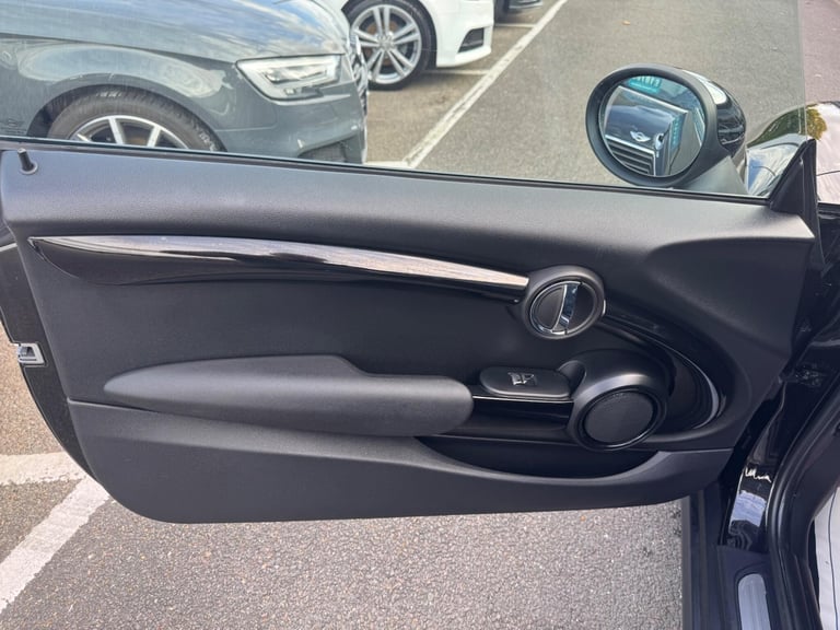 2019 MINI Hatch 1.5 Cooper Classic Hatchback 3dr Petrol Manual Euro 6 (s/s) (136 ps) HATCHBACK Pe...