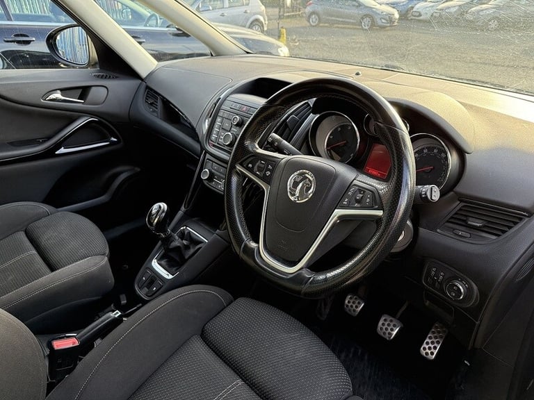 2015 Vauxhall Zafira Tourer 2.0 CDTi SRi MPV 5dr Diesel Manual Euro 5 (130 ps) MPV Diesel Manual
