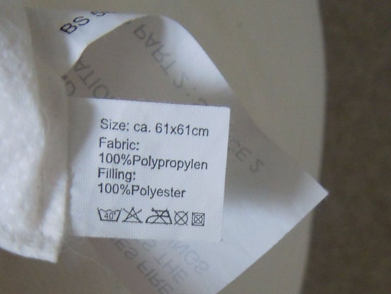 image for 4 CUSHION INSERTS/PADS/INNERS & 1 LARGE INNER