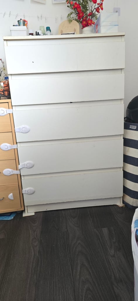image for Chest of drawers 