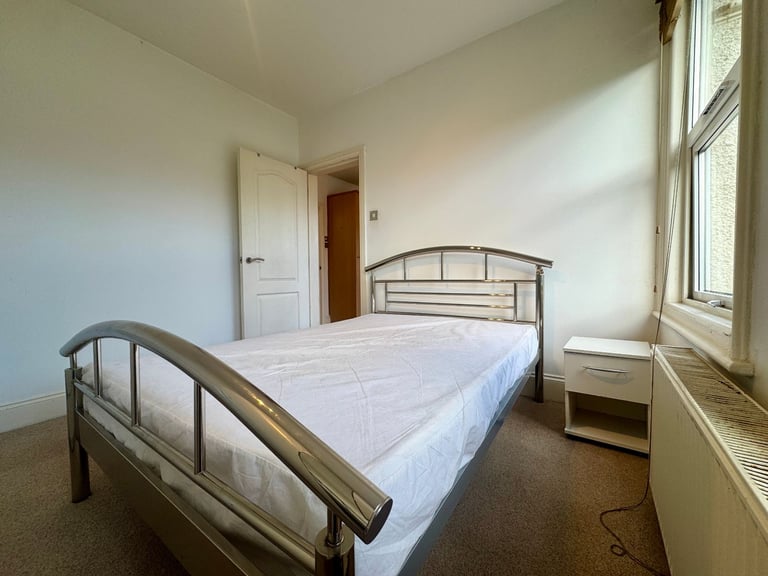 One Bedroom Flat to Rent Parking on Street with Permit - Butler AVE Harrow HA1 