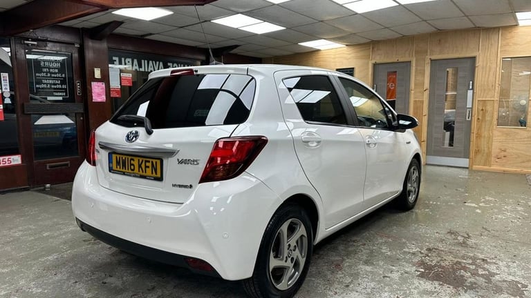 2016 Toyota Yaris 1.5 Hybrid Icon 5dr CVT HATCHBACK PETROL/ELECTRIC Automatic