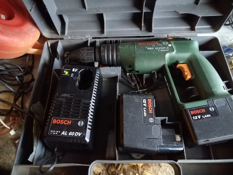 Bosch cordless drill driver with battery and charger with carry case good working order 