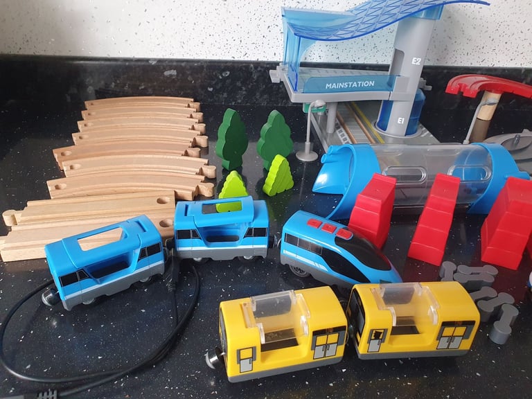 Play Tive Railway Set City Express Wooden Train Set lights sounds USB Battery train