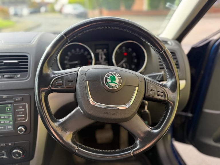 2011 Skoda Yeti 2.0 TDI Elegance DSG 4WD Euro 5 5dr HATCHBACK Diesel Automatic