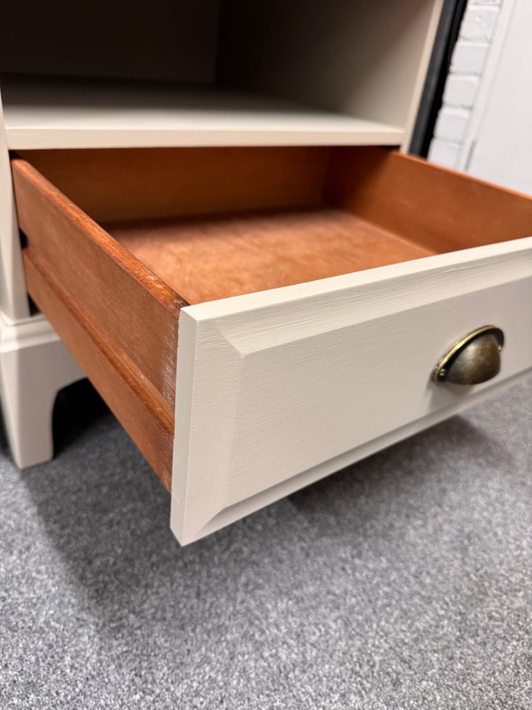 Stag Minstrel pair of bedsides, fully renovated 