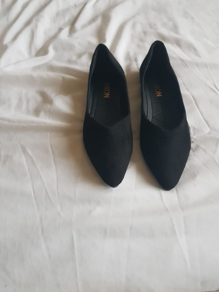 Brand new womens black flats. Size 5