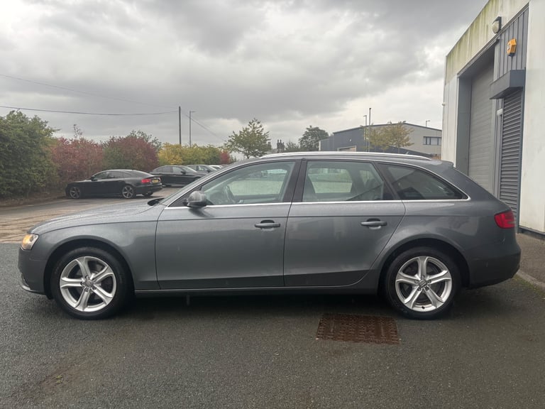 AUDI A4 2.0 TDI TECHNIK AVANT QUATTRO, SAT-NAV HEATED LEATHER FRONT & REAR PARKING SENSORS.