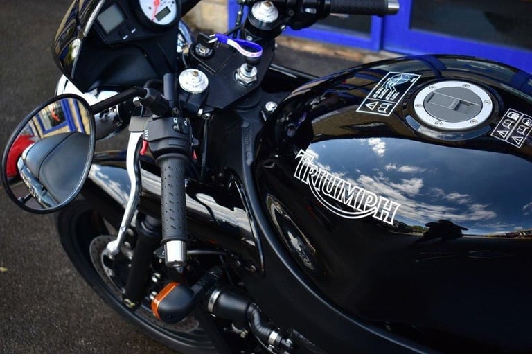 2004 04 TRIUMPH SPEED FOUR 599CC