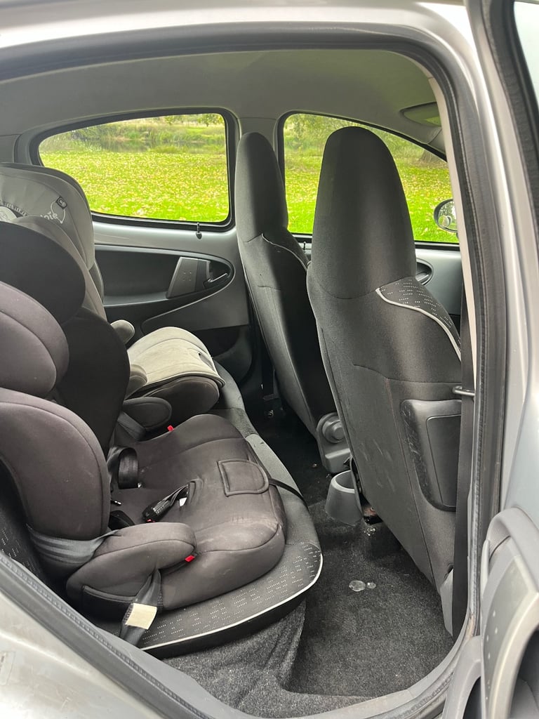 Peugeot, 107, Hatchback, 2011, Manual, 998 (cc), 5 doors