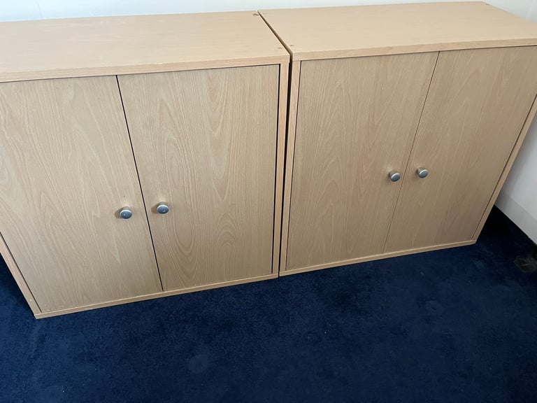 2 Cabinet /shelves in good condition only 10£