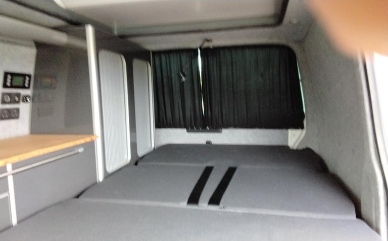VW Transporter 140 Highline 4 berth 4 belt, top quality Camper conversion
