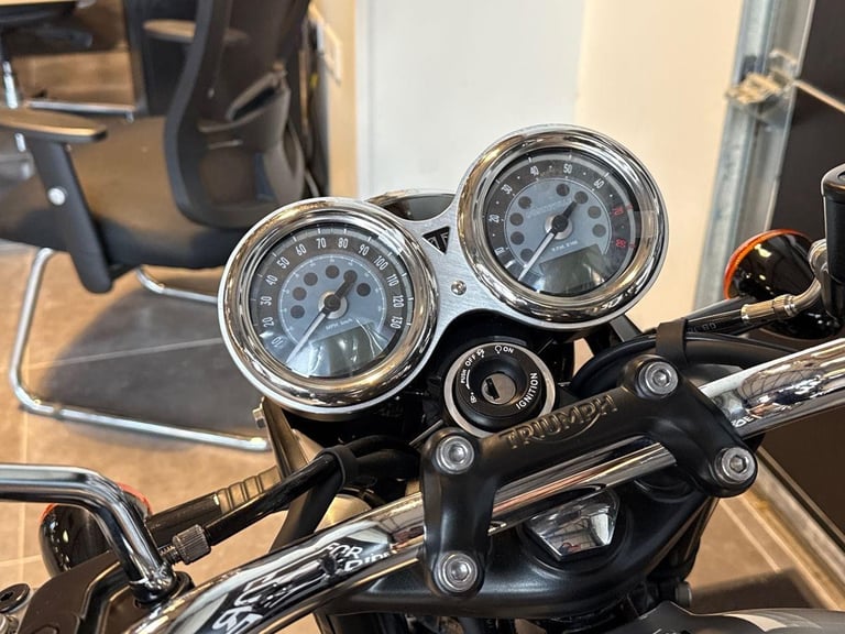 2025 Triumph Bonneville T100 ICON EDITION Petrol black 5 Speed